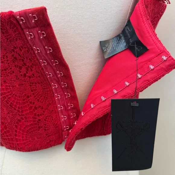 La Femme En Noir Southern Gothic Bustier Top in Crimson 2XL New With Tags - Picture 5 of 9